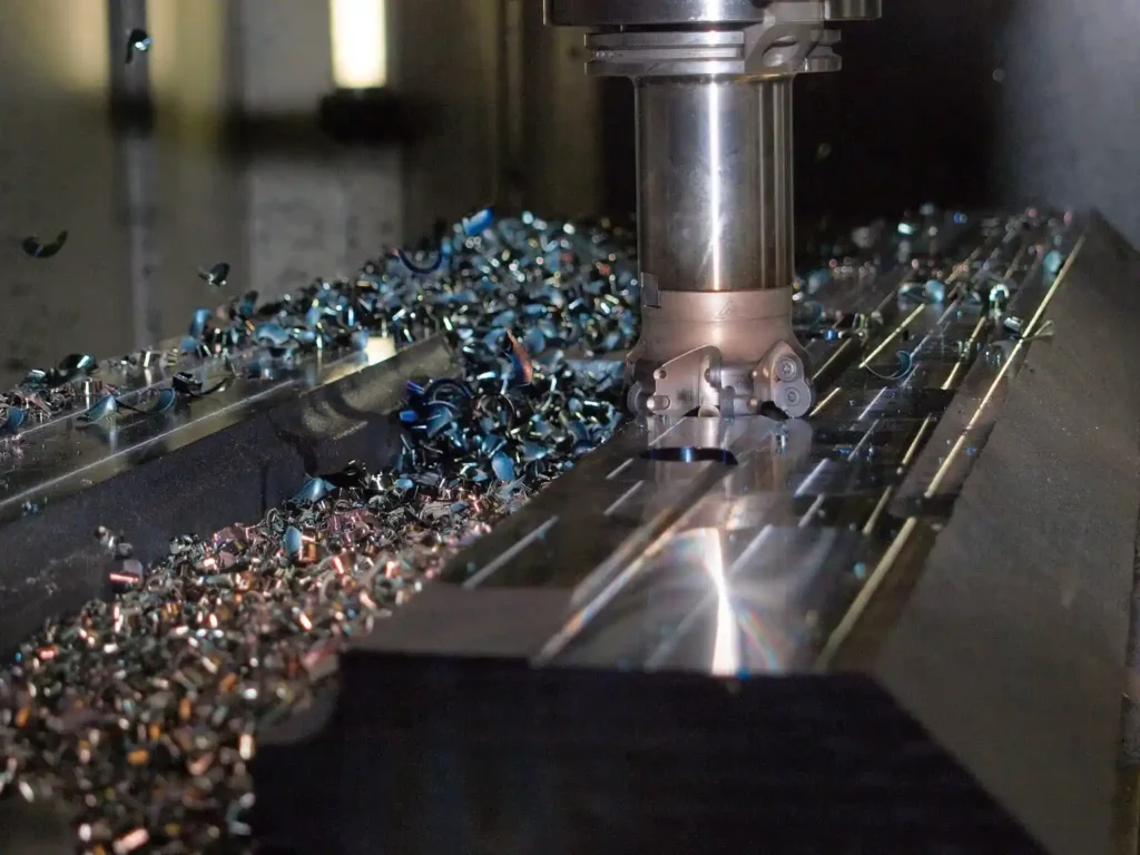 Propriétés mécaniques des stratifiés en PRFC. Comparaison entre le PRFC et l'aluminium : résistance à la traction 1 500 – 2 000 MPa, module 230 GPa, module d'élasticité